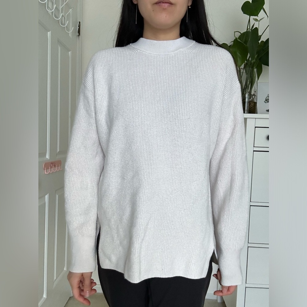 Lululemon Cream Sweater - size 6